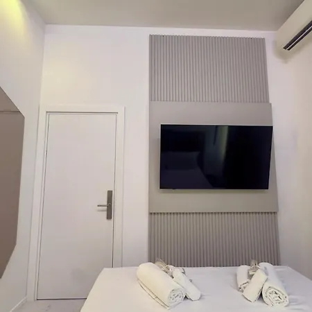לינה וארוחת בוקר Duomo Hub - Boutique Guest With Self Check-in