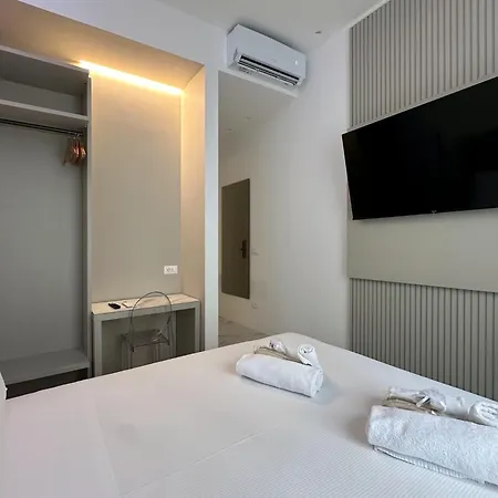 לינה וארוחת בוקר Duomo Hub - Boutique Guest With Self Check-in