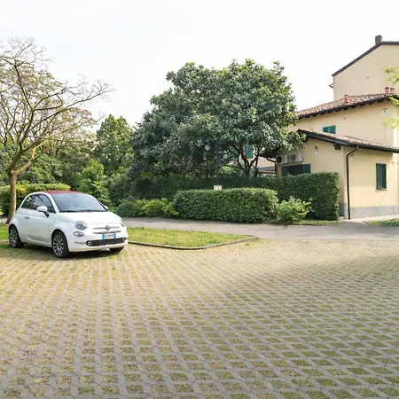 Navigli House-private Garden -quiet Oasis-sleeps 5 Nyaraló