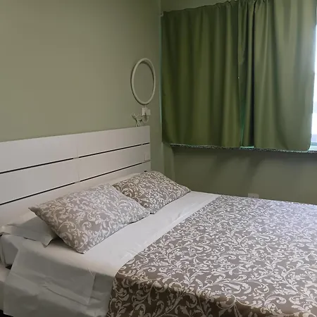 Linate Home Suite Aparthotel With Onsite Secure Parking And 10 Minutes By Walk From-To Airport - Con Parcheggio Sorvegliato In Loco E A 10 Minuti A Piedi Da E Per Aeroporto Di Linate Metro Blu M4