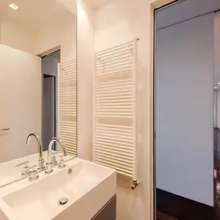 High End Luxury House In The Heart Of Brera 4bdr