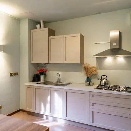 Nyaraló Navigli House-private Garden -quiet Oasis-sleeps 5 Milánó