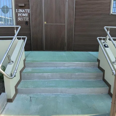 Linate Home Suite Aparthotel With Onsite Secure Parking And 10 Minutes By Walk From-To Airport - Con Parcheggio Sorvegliato In Loco E A 10 Minuti A Piedi Da E Per Aeroporto Di Linate Metro Blu M4 * Milano