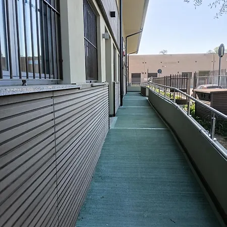 Linate Home Suite Aparthotel With Onsite Secure Parking And 10 Minutes By Walk From-To Airport - Con Parcheggio Sorvegliato In Loco E A 10 Minuti A Piedi Da E Per Aeroporto Di Linate Metro Blu M4