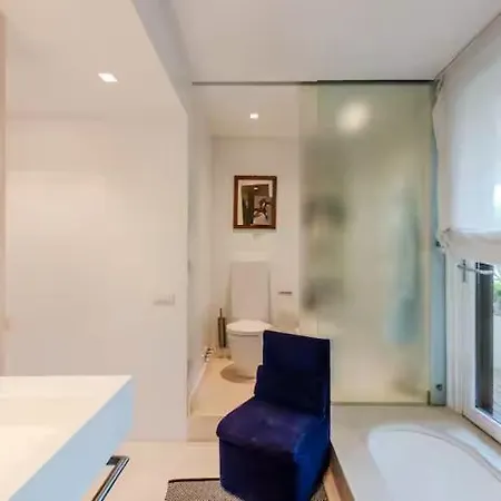 High End Luxury House In The Heart Of Brera 4bdr