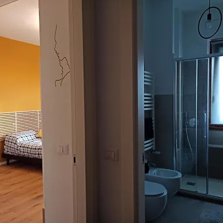 Private Bedroom, Bathroom, And Terrace, Metro, No Kitchen Milão