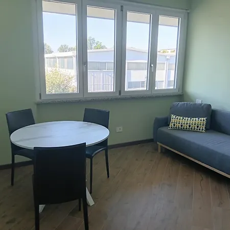 Linate Home Suite Aparthotel With Onsite Secure Parking And 10 Minutes By Walk From-To Airport - Con Parcheggio Sorvegliato In Loco E A 10 Minuti A Piedi Da E Per Aeroporto Di Linate Metro Blu M4 * Milan