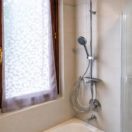 Navigli House-private Garden -quiet Oasis-sleeps 5 Milánó