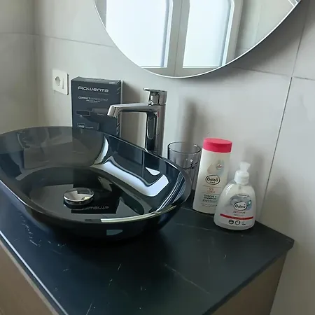 Linate Home Suite Aparthotel With Onsite Secure Parking And 10 Minutes By Walk From-To Airport - Con Parcheggio Sorvegliato In Loco E A 10 Minuti A Piedi Da E Per Aeroporto Di Linate Metro Blu M4 Motell Milano