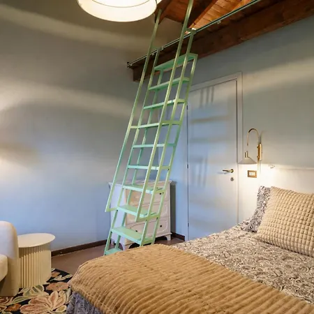 Navigli House-private Garden -quiet Oasis-sleeps 5 * Milánó