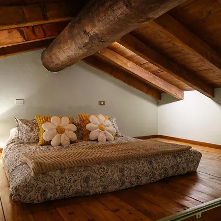 Navigli House-private Garden -quiet Oasis-sleeps 5