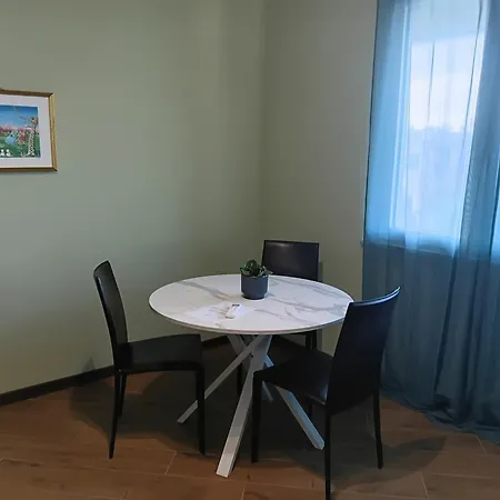 Motel Linate Home Suite Aparthotel With Onsite Secure Parking And 10 Minutes By Walk From-To Airport - Con Parcheggio Sorvegliato In Loco E A 10 Minuti A Piedi Da E Per Aeroporto Di Linate Metro Blu M4 Milan