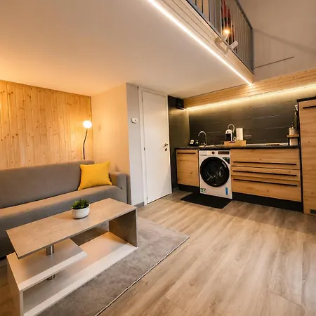 Zona Navigli Design Loft , Proiettore Schermo 80