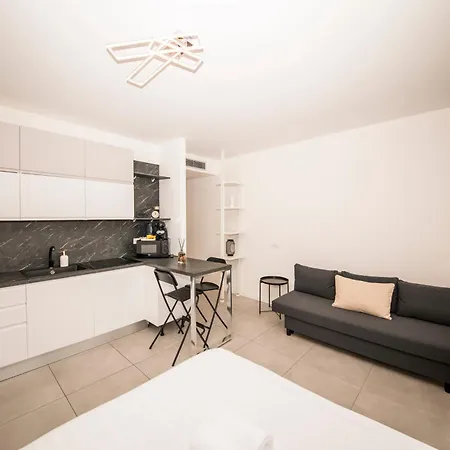 Ponti Cozy - Private Parking Available, Near Navigli, Romolo Metro And Duomo شقة *