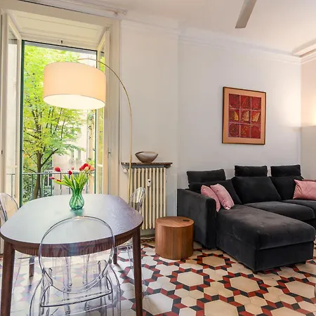 Stylish Flat On The Navigli For 6 Appartement Milaan