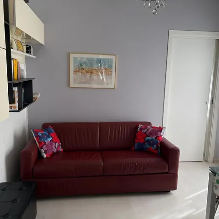 Bilo Con Terrazzo Certosa 34 شقة