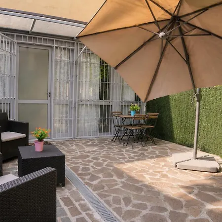 Modern With Private Patio Near Navigli & Bocconi *