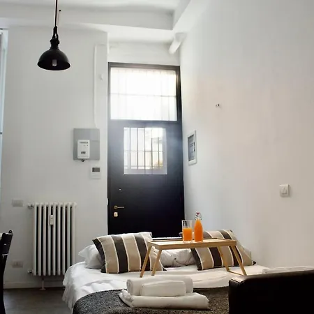 Ample 2-br Space 1 Min To Romolo M2 شقة ميلان