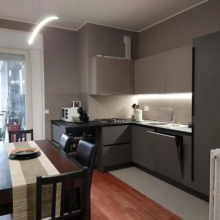 Spacious - M4 To Duomo - Free Garage Appartamento