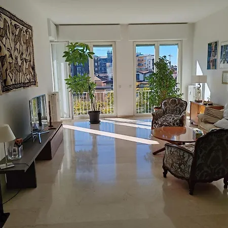Spacious - M4 To Duomo - Free Garage Appartamento