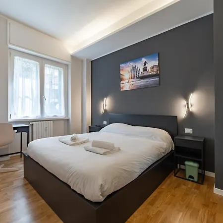 5 Min Car From Station, With 2 Bedrooms *