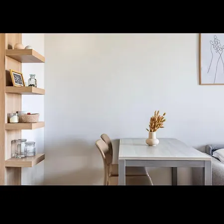 Skyline - A 22nd-floor * ميلان