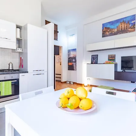 Casa Di Leon Bicocca Garage Privato E Metro M5 * Milão