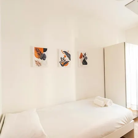 Red Elegance - Porta Venezia Appartement