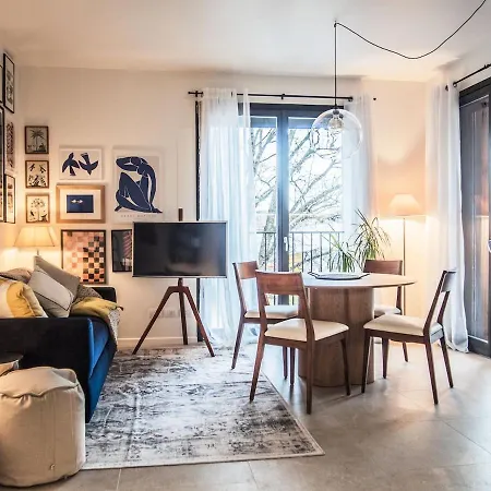 شقة Nest - A Stone's Throw From M4 Metro