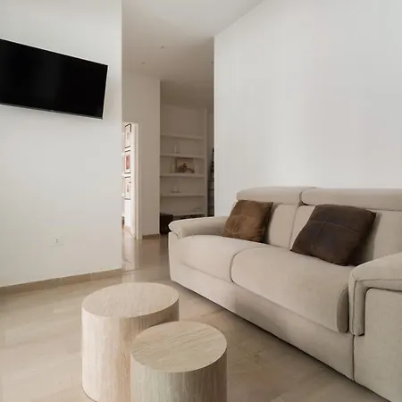 Guesthost - Cozy Balcony X6 Guastalla