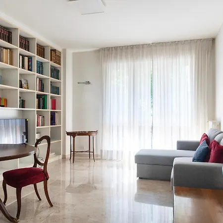 Youhosty - Benedetto Marcello 22 Appartement *