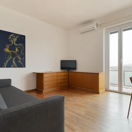 Guesthost - Comfy Balcony Flat Affori Mm3 شقة