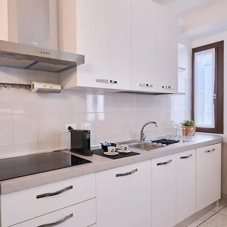 Appartement Duomo 3 Stops M3 - Charming Door Milan