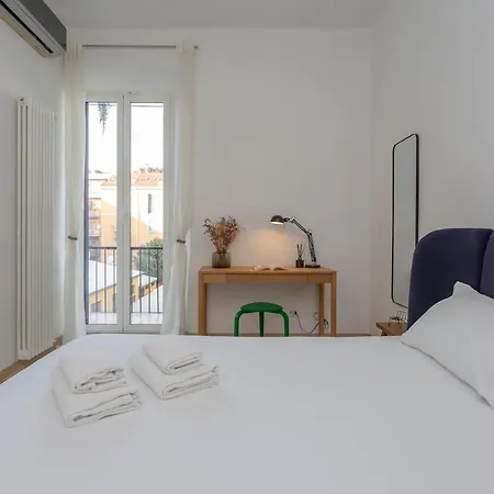 Xenia - 3 In Via Tortona 26 Milán