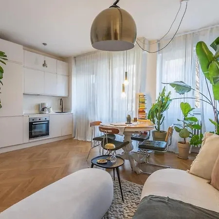 Jungle Hideaway - 2 Min To Metro For Duomo شقة *