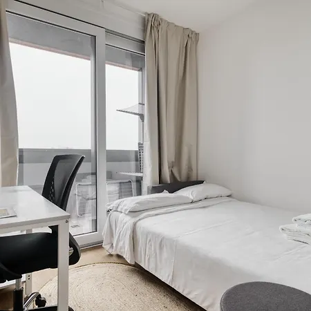 New-build Bright & Quiet 1-br Flat With Balcony Apartamento *