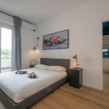 Xenia - 2 In Via Codogno 1 Milano