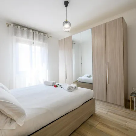 Apartamento Via Cadibona, 10 - Living Milão