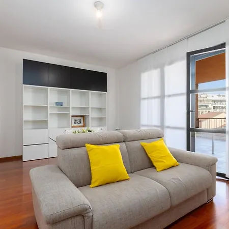 Large Duplex With Private Terrace Gluck Μιλάνο