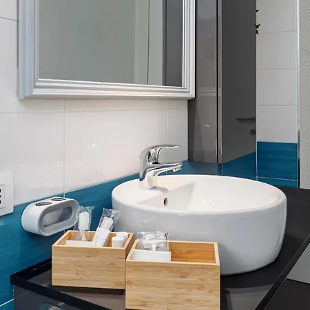 New - 2br - 2 Baths - A-c - M2 Cimiano - Bus 53