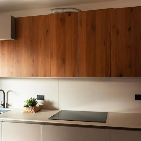 Youhosty - Forze Armate 250 Apartman *