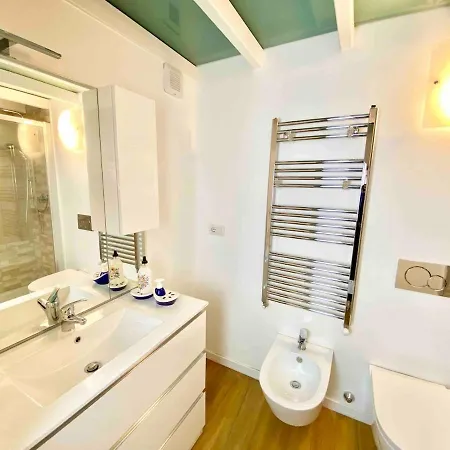 Loft In The Center - Metro - 12 Beds Appartamento