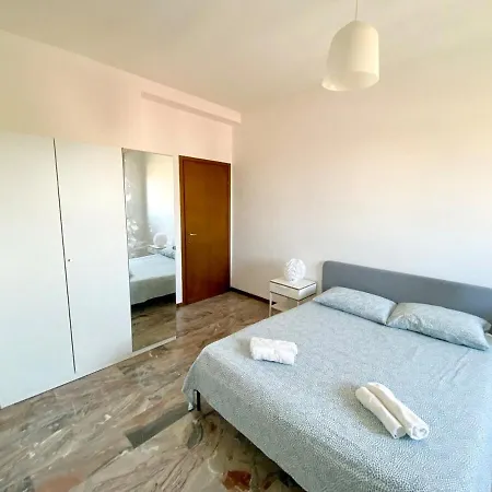 10 Minutes From The Cathedral- Metro 100 Meters Away Appartamento *