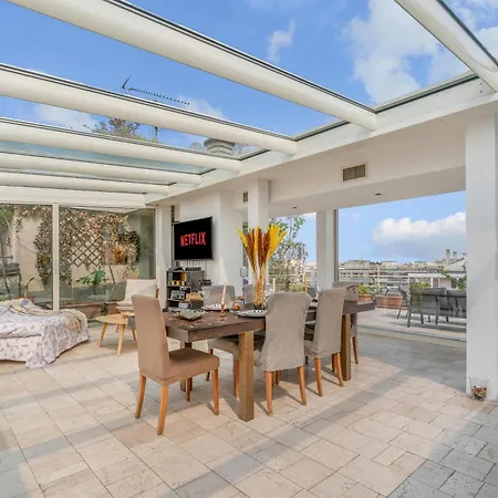 Luxury Skyline Penthouse شقة ميلان