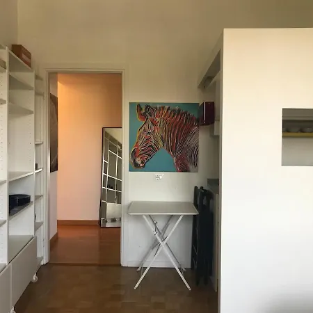 12 1 Luminoso Monolocale Comasina M3 * Милан