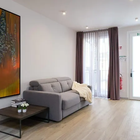 Modern In Near Porta Romana Balcony *