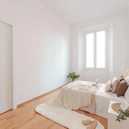 شقة Two-bedroom Arco Flat With Free Parking ميلان