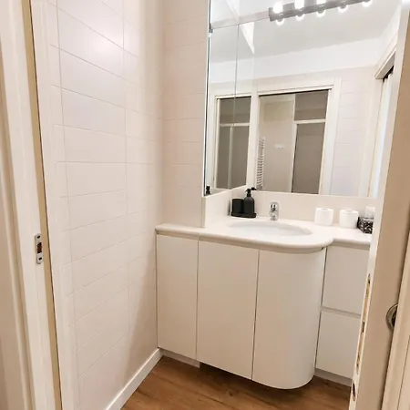Apartman Urban In Shopping Area, Metro M1 With Self Check-in