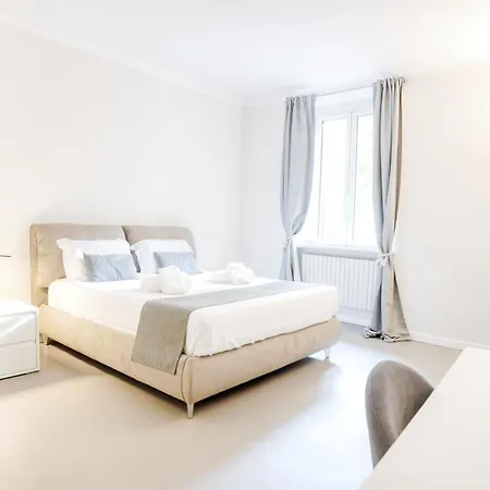 Monforte Premium - Steps From San Babila Apartamento