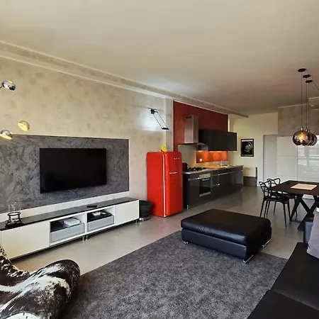 Luxury Loft Near Palaitalia Milánó